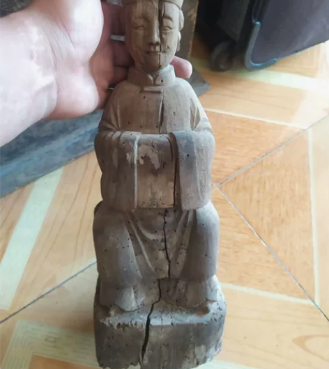 木雕妈祖个不小，高38厘米， 感兴趣的话点...