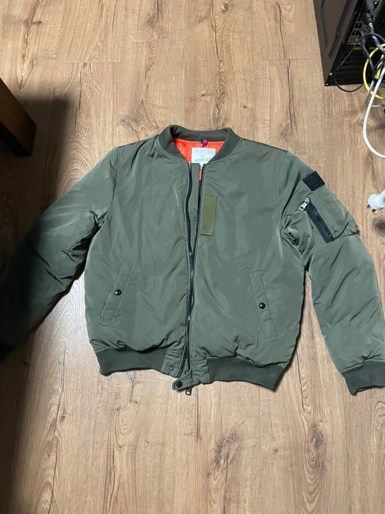 男士夹克羽绒服军绿色175码几乎没穿过