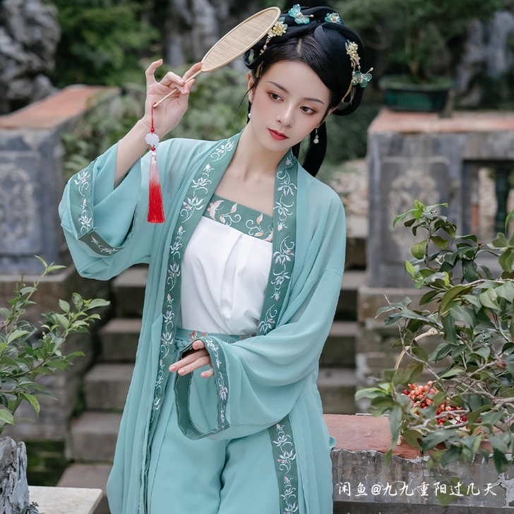 也是清梳的绝版挺久了的是宋裤不方便也没穿几...
