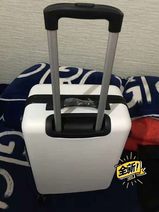 【低价出售】白色旅行箱