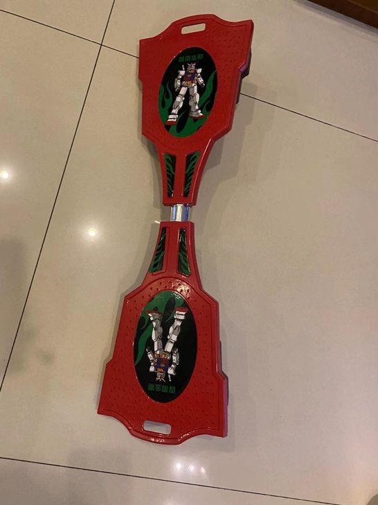 小朋友的滑板，尺寸是23x80，新旧如图，...