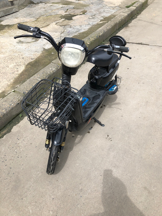 简易电动车,成色新48伏电池,车子好骑,有...