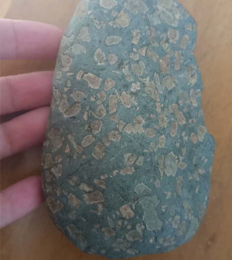 草花石，镇纸，天然奇一个，两个元 感兴趣的...