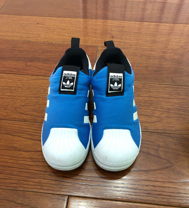 Adidas阿迪达斯男童贝壳头鞋,尺码33...