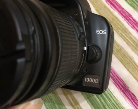 二手佳能EOS1000D机身，9成新，保修...