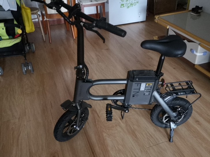 9.9成新FTN电动自行车,7.5A深灰色...