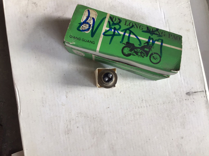 摩托车单爪大灯泡6V25/25W，6V15...