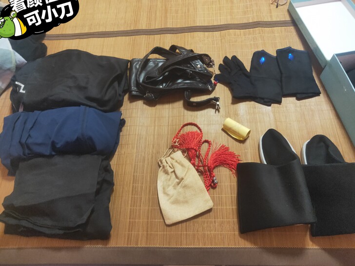 淘宝买的薛洋c服，只去漫展穿过一次。因为想...
