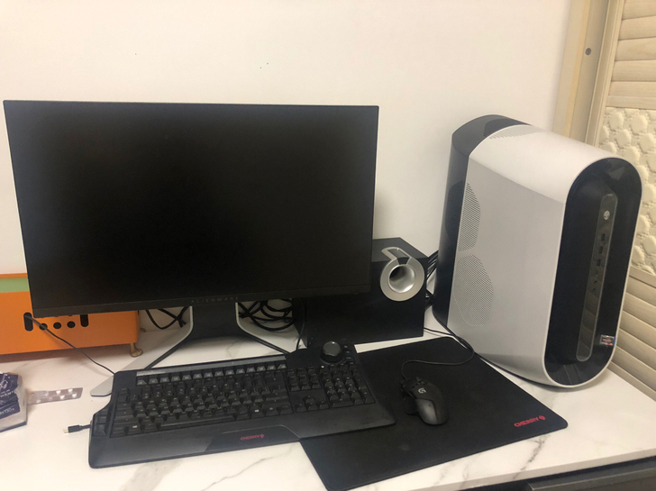 品牌型号：外星人Alienware R10