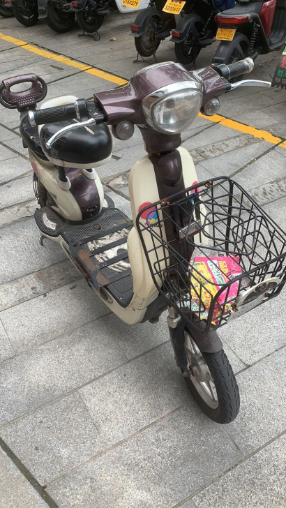 女士电动车 续航40公里用了半年