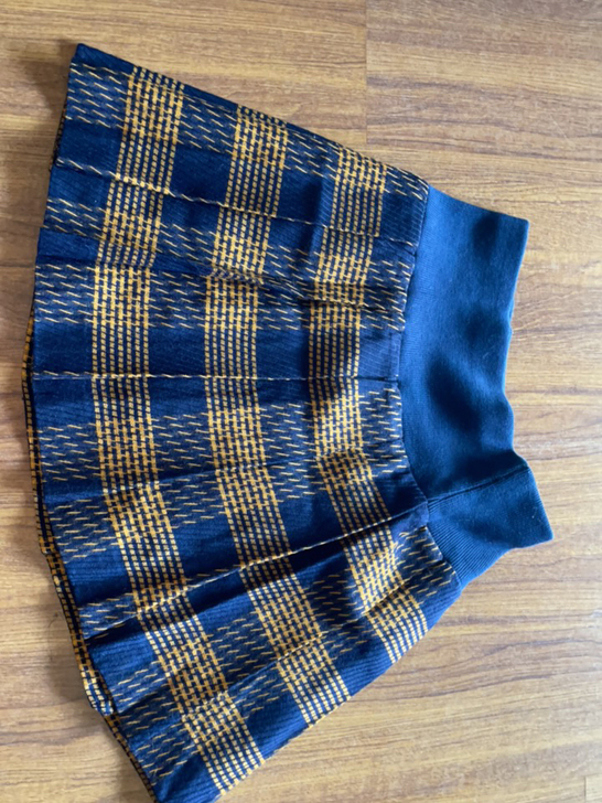 品牌型号 :老妈给买的 没有品牌标识 百褶...