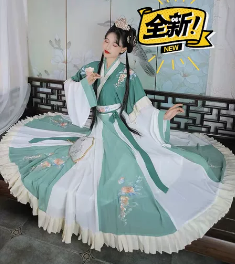 衣服全新  吊牌都还在 有看中的私聊