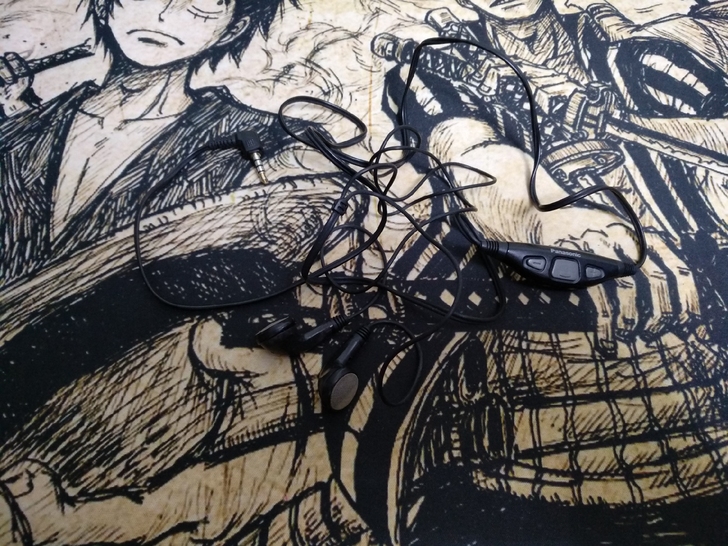 松下cd机耳机  整体成色还可以，带线控。...