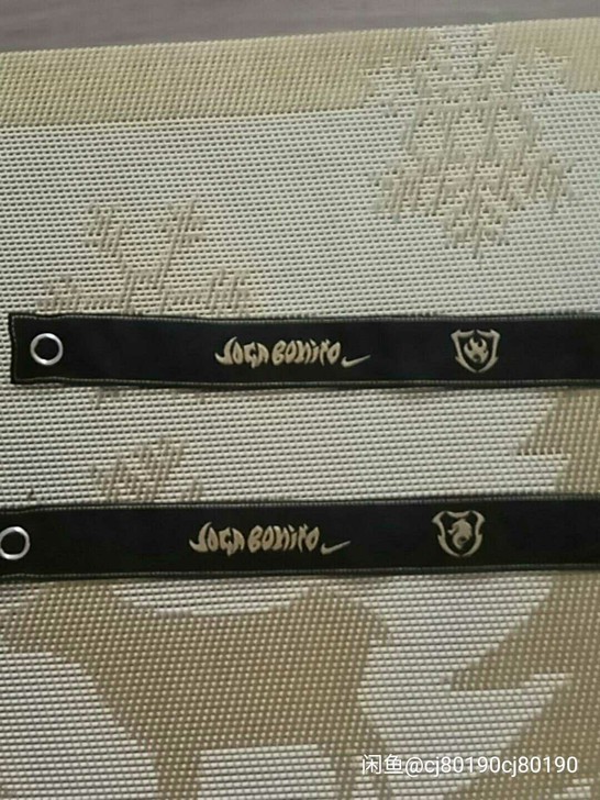美丽足球布手腕 美丽足球布手袋，全新的，还...