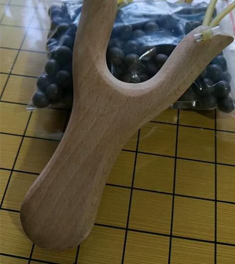 传统木头弹弓木质玩具 感兴趣的话点“我想要...
