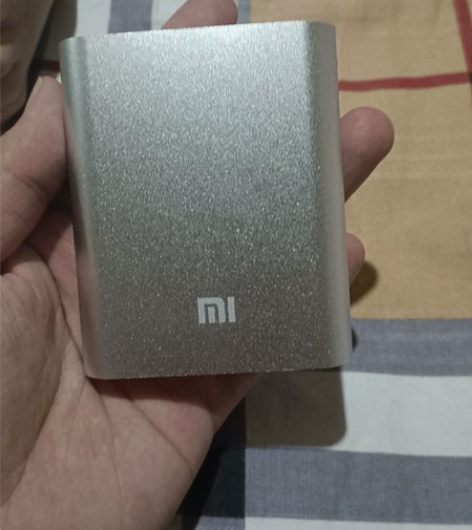 小米充电宝,原装正品,35一个,全新未拆封...