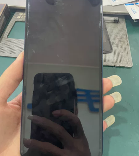 小米11青春，内存不知道，用着就不开机，无...