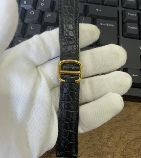 卡地亚坦克伦敦17mm鳄鱼皮表带 感兴趣的...