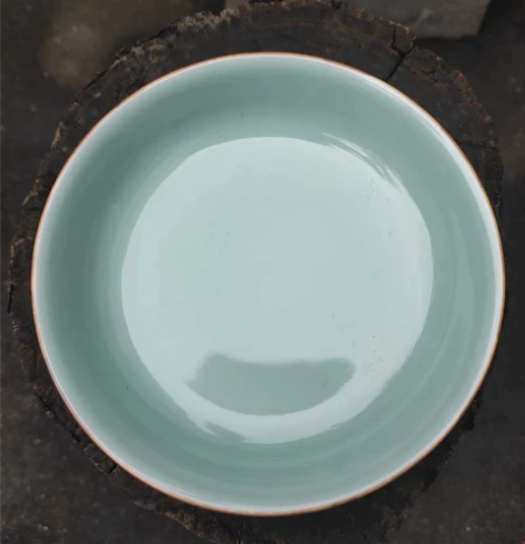 名称: 豆青釉盘 朝代: 清·乾隆 规格:...
