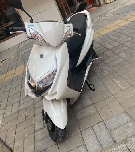 雅马哈赛鹰摩托车。今年8月份刚买的，不到5...