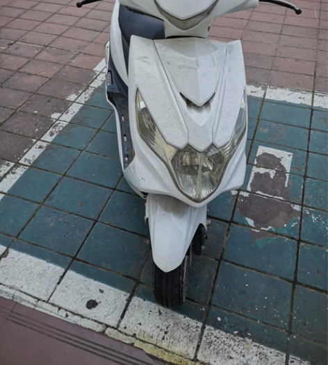 踏板摩托车个人车,银钢125,2017年的...