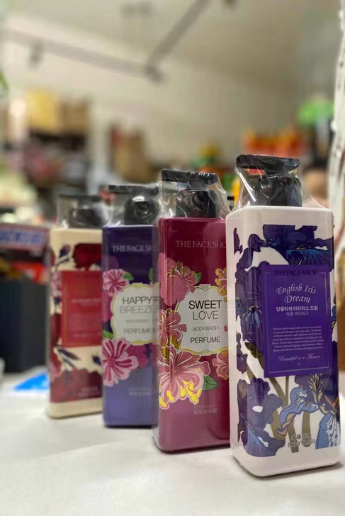 菲诗小铺沐浴露，出10瓶沐浴露，正品！全新...
