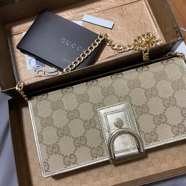 gucci钱包 9新 自配了一个链子