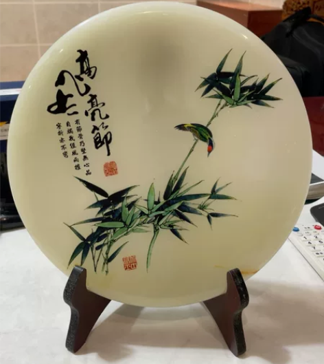 玉雕总计15件，每件400，内容各异，奖品...