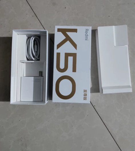 小米 ，红米K50原装头120W，充电器和...