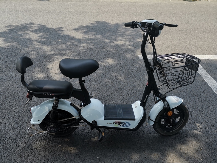 台铃新国标电动车,新车2000买的,还没一...