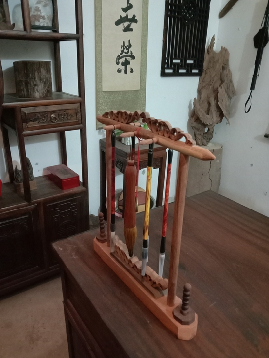 手工制作独一无二款双面雕花毛笔架红木！
