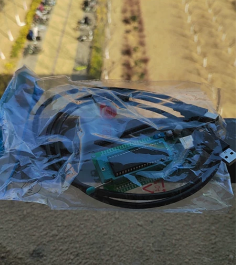 单片机 STC8051（只有单片机没有书）...