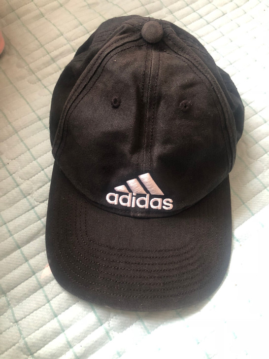 阿迪帽子专柜正品