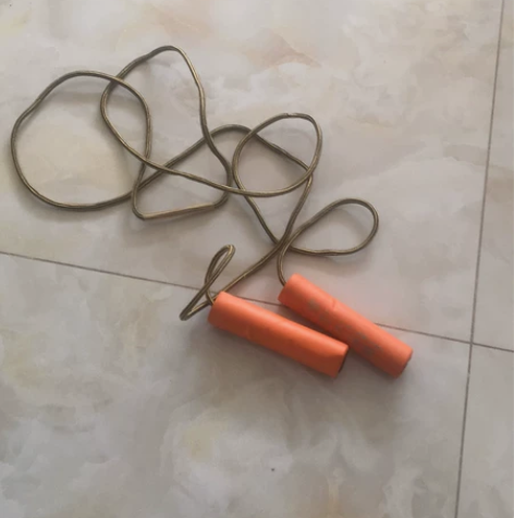 跳绳,泡沫手柄,约2米长,手柄底部可打开调...