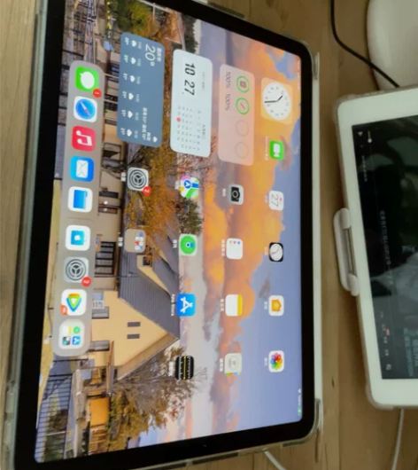 ipad air 4 64G 去年九月购买 蓝色 买来自用贴...