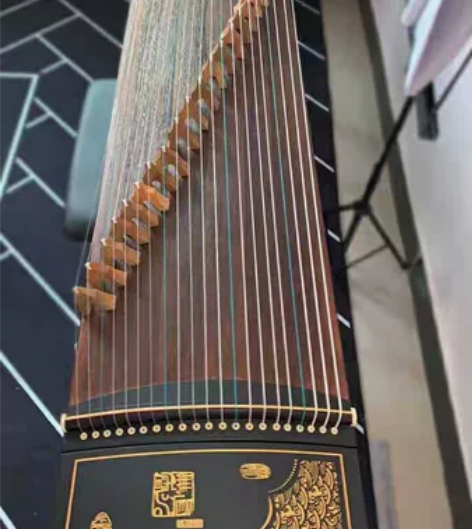 很漂亮的古筝,孩子不学,买来五千多便宜出,...