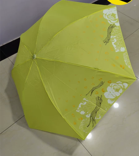 天堂伞，三折叠雨伞，全新的，仓库处理，雨伞...