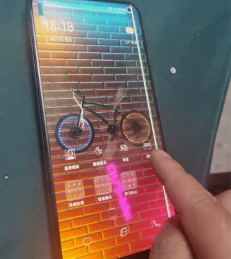 魅族17 8+128 屏幕有线，后盖裂 账...