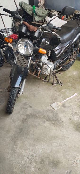 雅马哈摩托车 想要的私聊我吧 ...