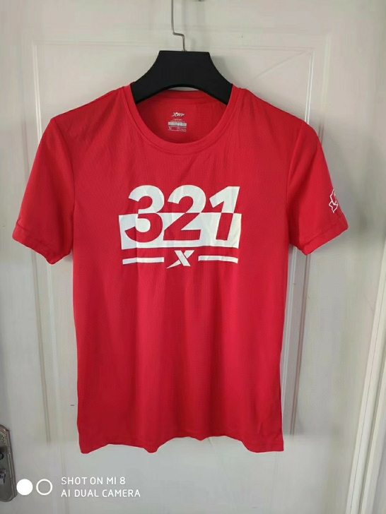30包邮  全新，专柜正品！特步短袖体恤 ...