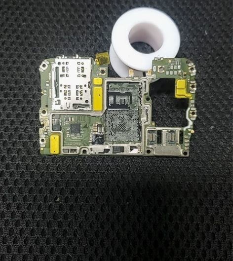 华为nova8板底, 电子产品,使用不退。