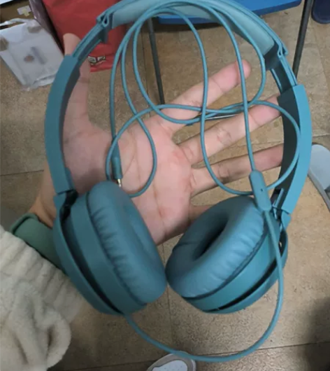 飞利浦耳机，听网课买了蓝牙耳机，所以把这个...