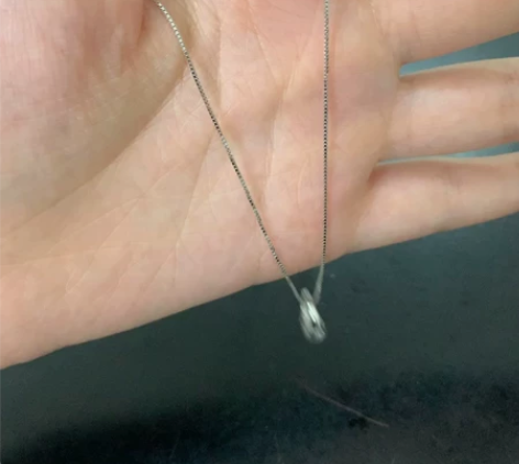 项链925纯银,下方是小戒指,有钻,前男友...