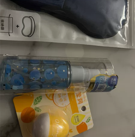 MNISO大礼包20元 润唇膏*1 香体喷...