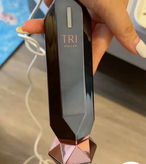 初普美容仪低价出售了，功能完好，机身新。价...