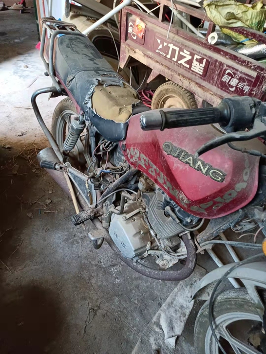 摩托车