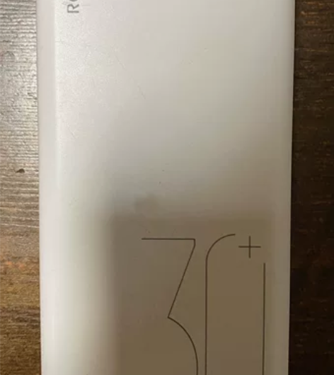 罗马仕正品充电宝，三万毫安，坐飞机不能带，...