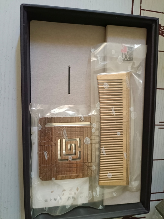 谭木匠正品梳子镜子套装礼盒,全新,材质是绿...