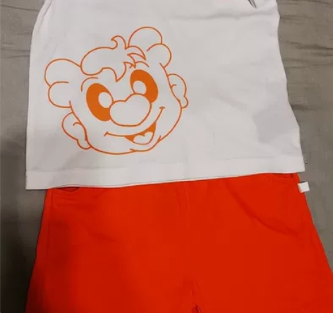 吉的堡夏季校服,140码和120码各一套,...