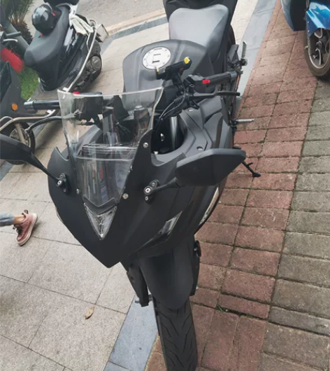 摩托车200cc  21年8月24已上好牌...